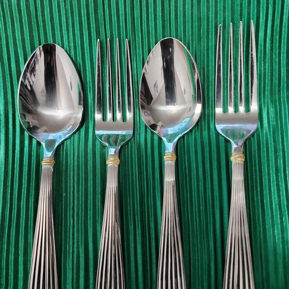 Reed & Barton GOLDEN JUBILEE 18/8 Stainless Steel 2 Soup Spoons 2 Dinner Forks